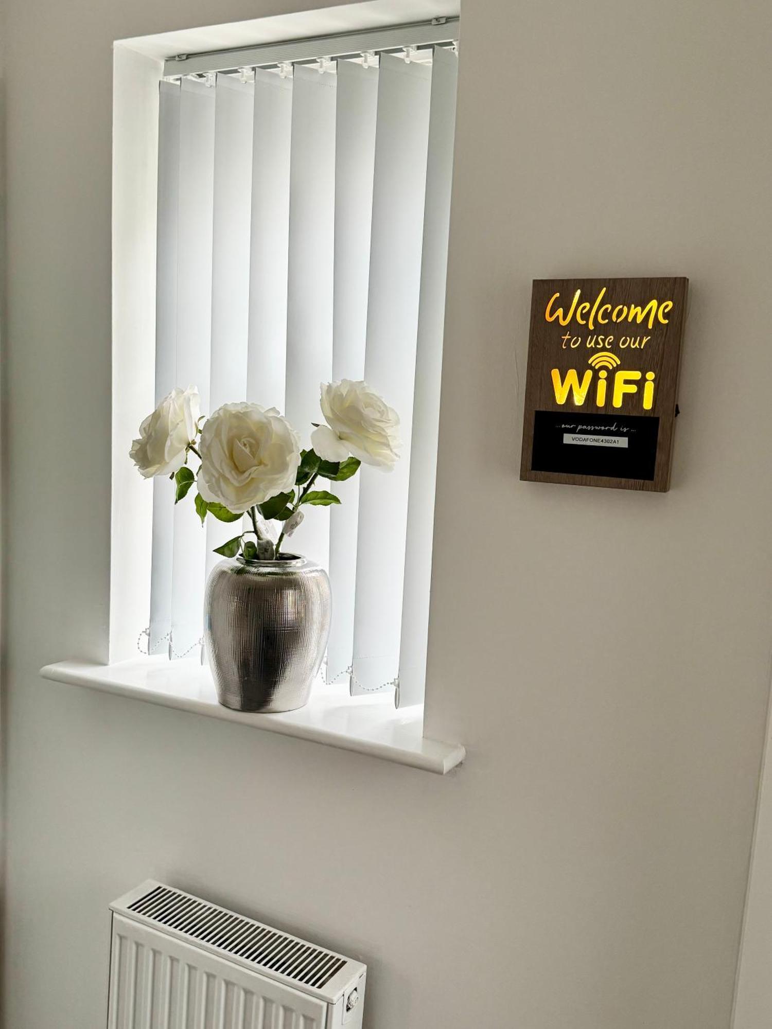 Harmony House 3 Bedroom New Build For Families, Contractors, Black Country Museum Sleeps 6 Tipton Luaran gambar